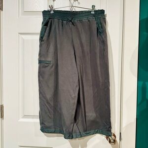 Athleta Womens Green Casual Lounge Wide Leg Cropped Pants size Large